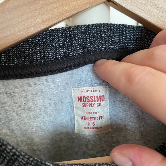 Mossimo Grey Crew Neck Sweater - Picture 4 of 6